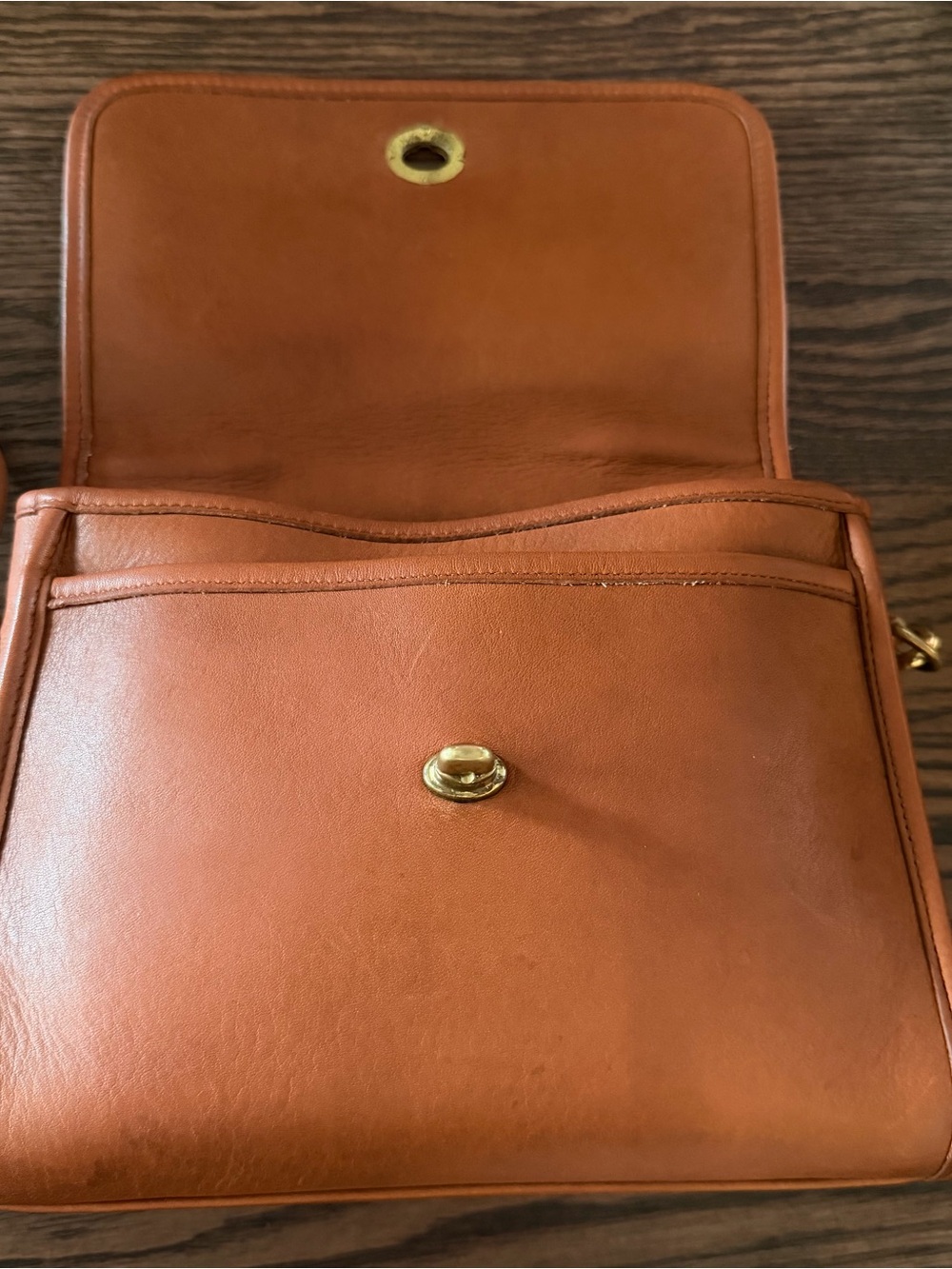 Gorgeous Vintage Coach Court Bag, in
British Tan, Made in July 1994! - Picture 6 of 8